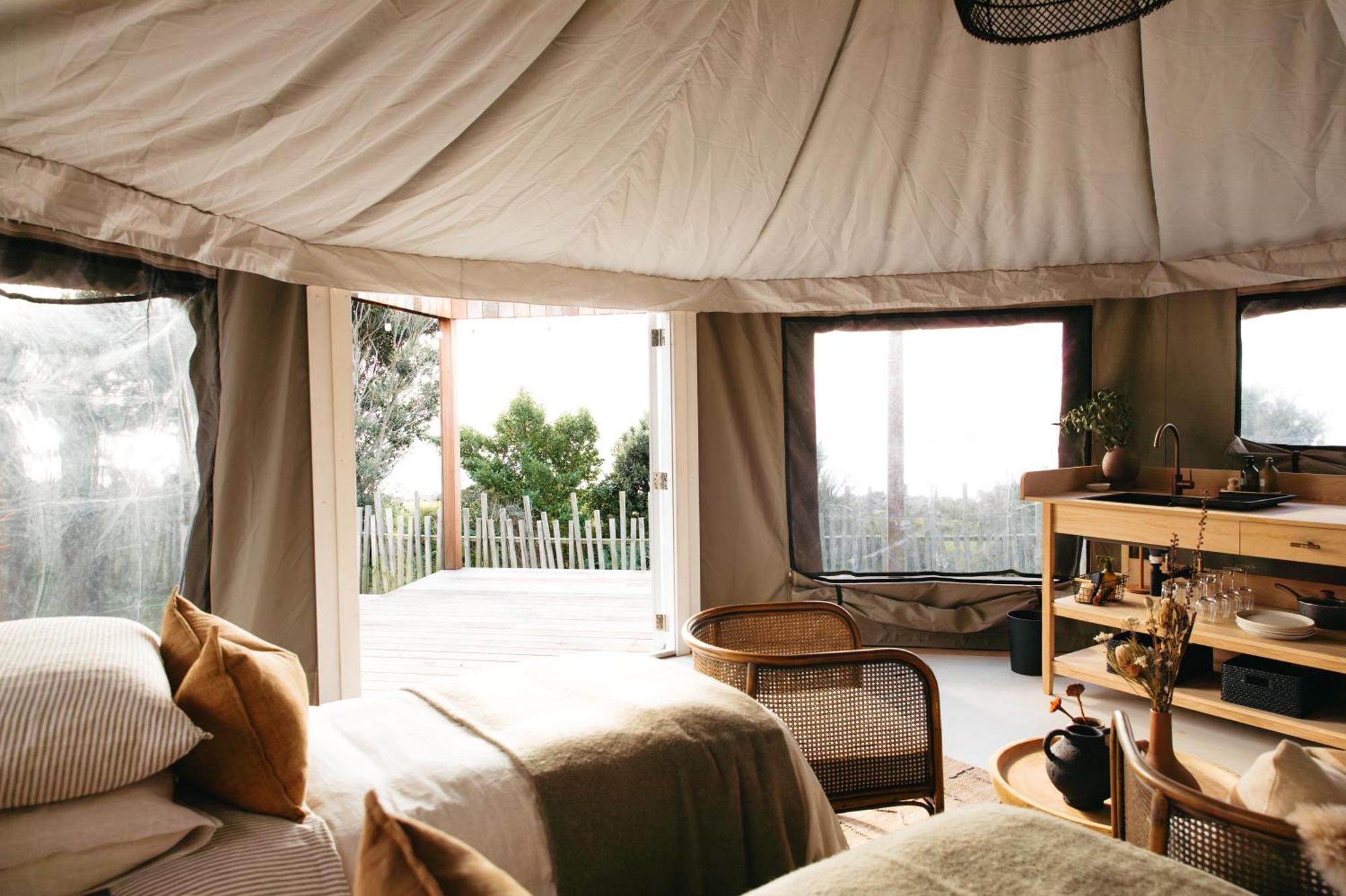 Te Whaanga Retreat & Spa Lodge & Canvastown Luxury Glamping Tents Raglan Exterior photo