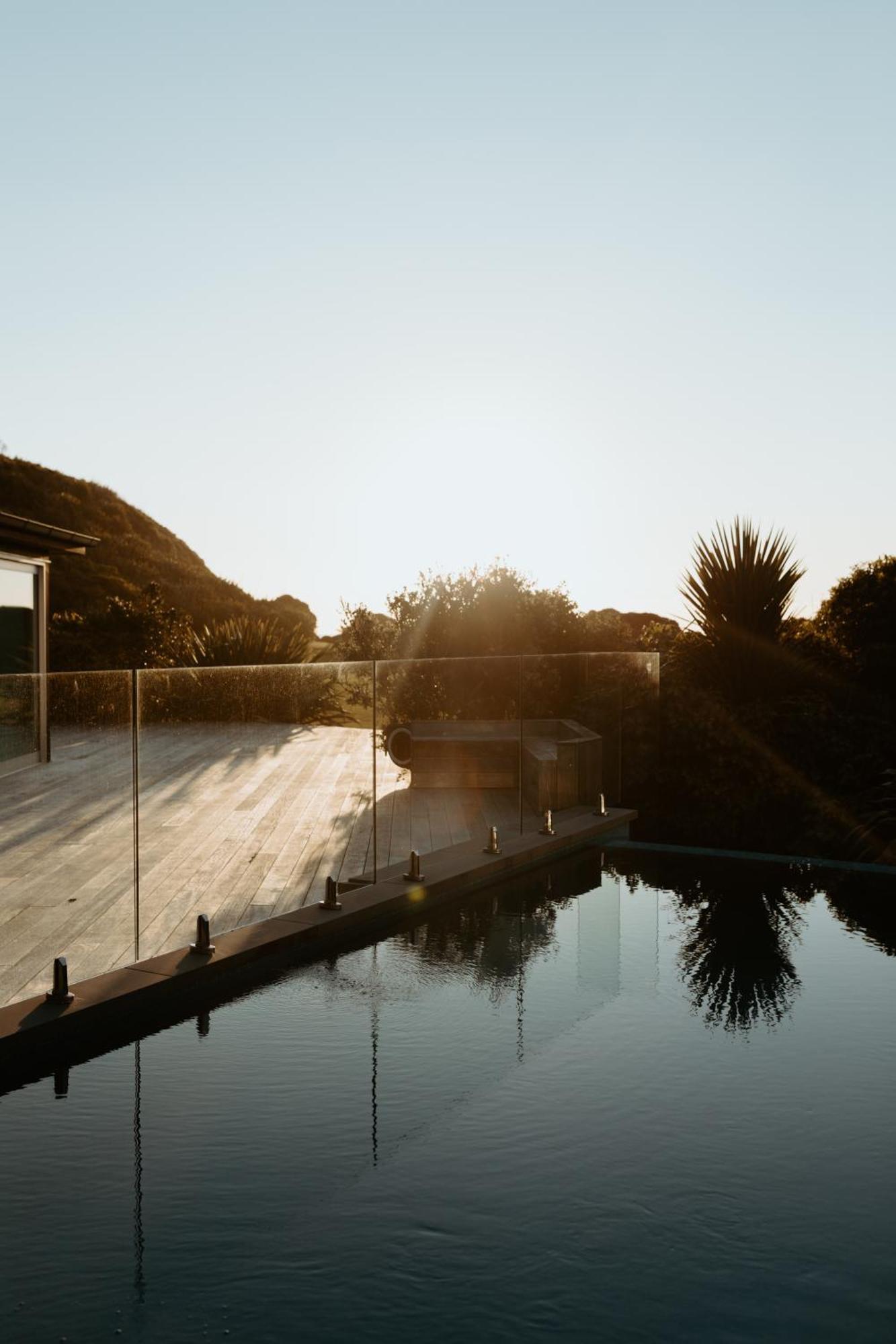 Te Whaanga Retreat & Spa Lodge & Canvastown Luxury Glamping Tents Raglan Exterior photo