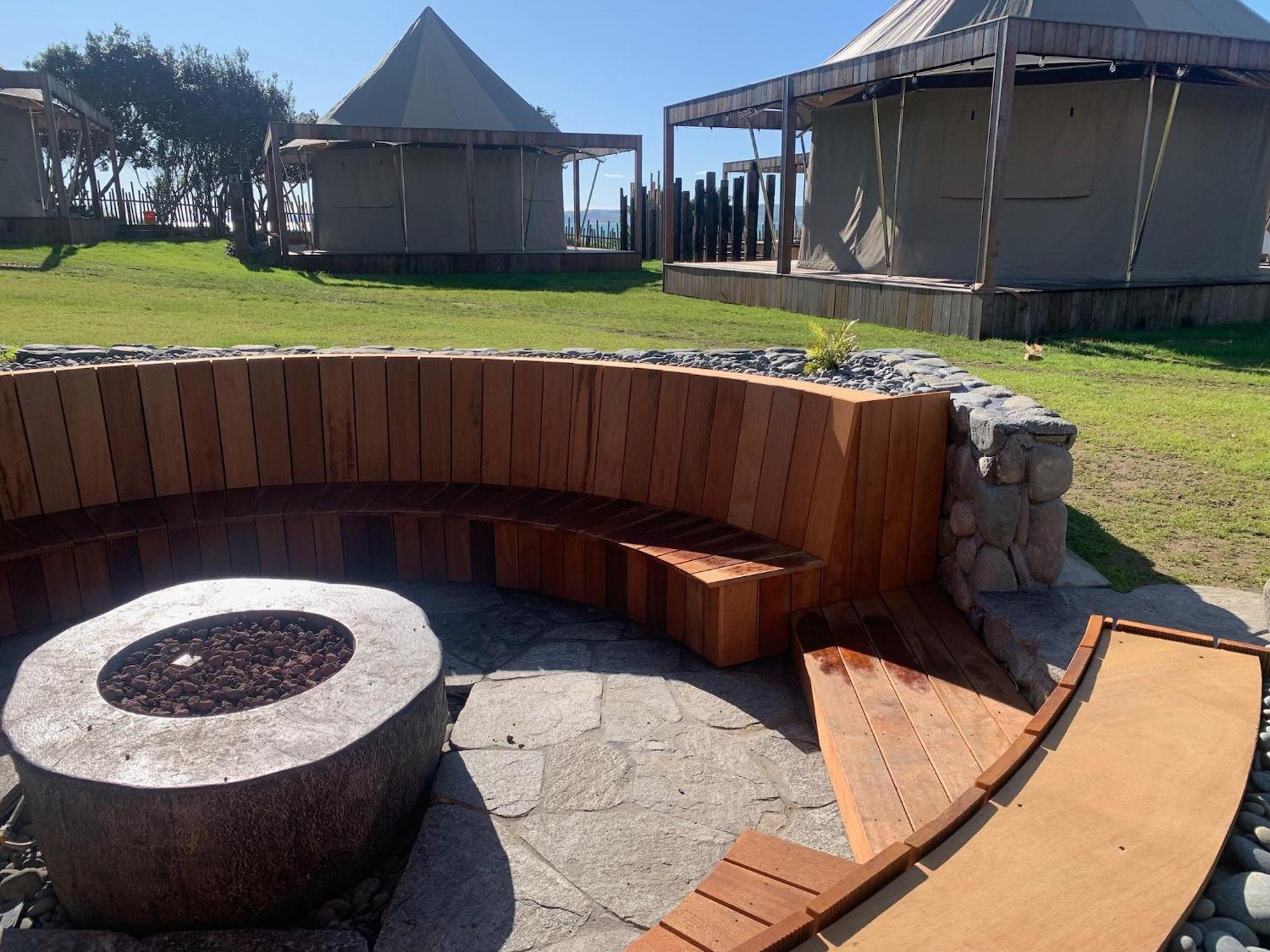 Te Whaanga Retreat & Spa Lodge & Canvastown Luxury Glamping Tents Raglan Exterior photo